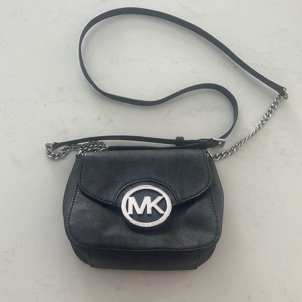 Michael kors crossbody